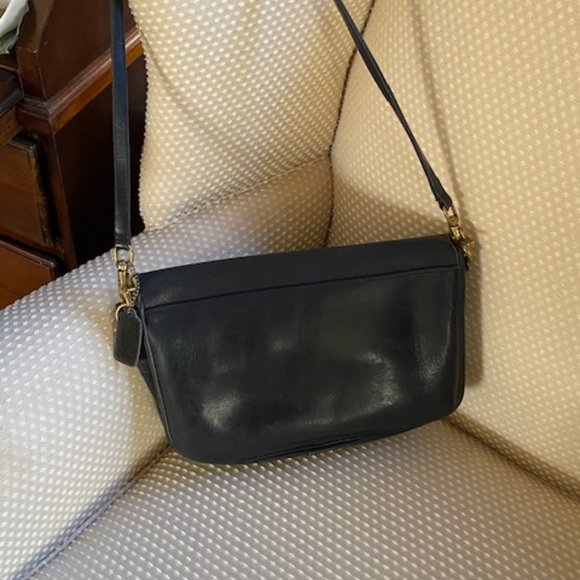 Vintage Coach Black Leather Handbag with Unique Serial Number - Picture 2 of 14